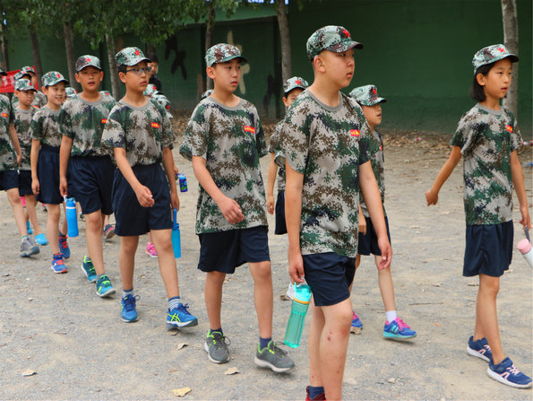 北京夏令营让孩子感受部队文化-从小事出发-中合育才军事夏令营